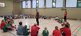 Schulprojekt „Ball, Buch und Bewegung“