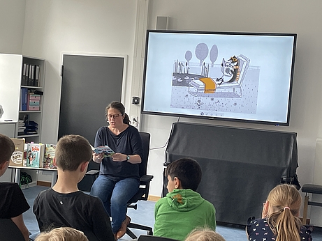 Die Autorin Katja Frixe besuchte unsere Schule.