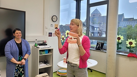 Kinder lernen viel über gesunde Zähne.