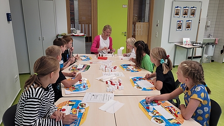 Kinder lernen viel über gesunde Zähne.